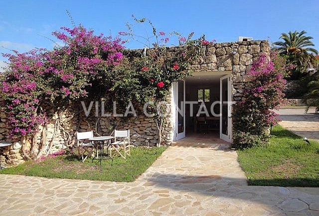 (English) Villa Roca Llisa