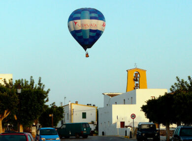 (English) Your guide to a brand new life in Ibiza