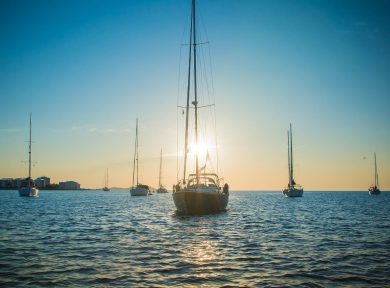 (English) Boat Life Ibiza –  The Essentials