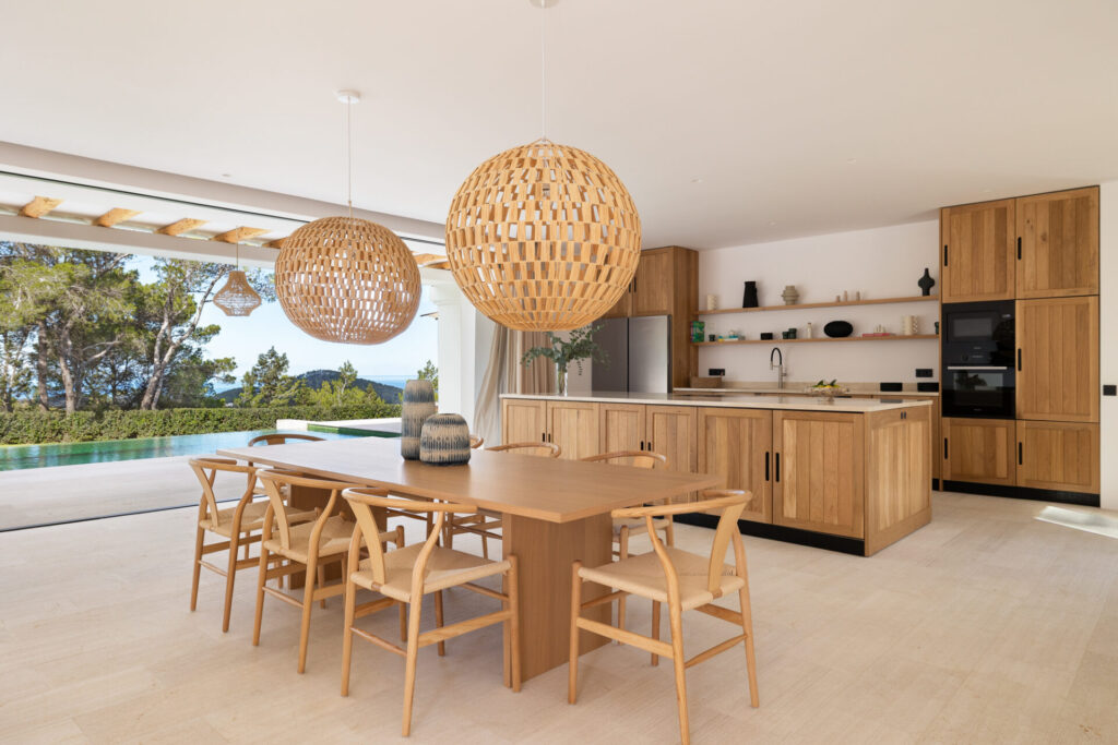 04 Sun Valley Dining Area