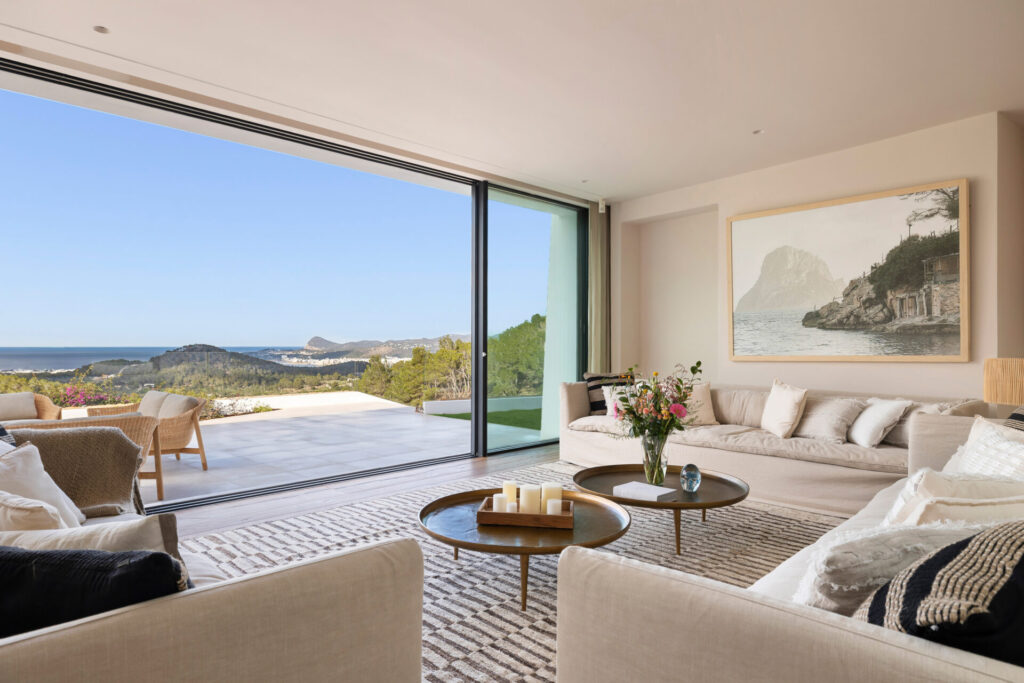 05 Farm 1 Living Room