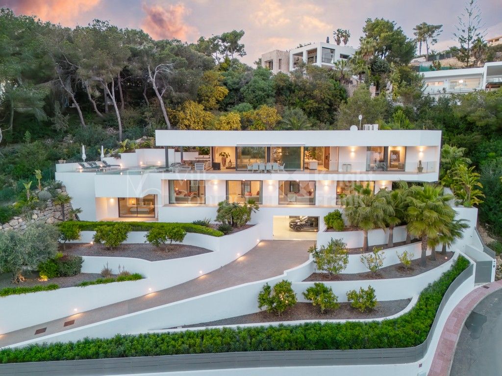 Villa Bond