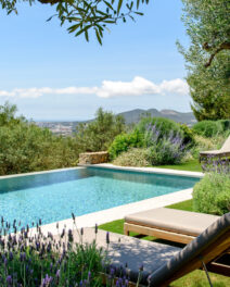 Hillside Dreams: Discover the Effortless Elegance of Villa Sueños