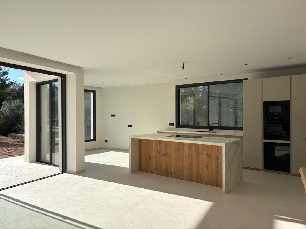 827b1d70 Bcda 40ff 8c38 Fa892355bda7